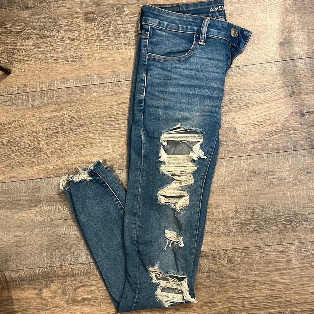 Womens destroyed American eagle jeans skinny